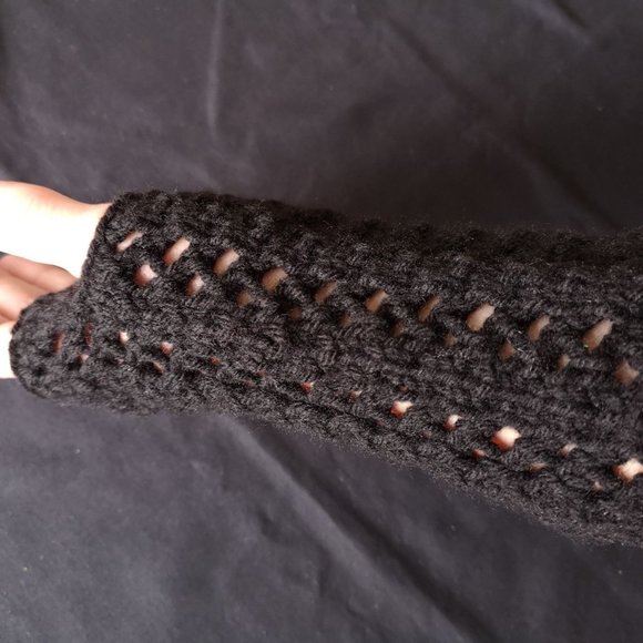 Black Handmade Ajour Knit Fingerless Gloves ArmWarmer Product of Canada - Picture 4 of 7